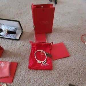 Uno de 50  2 bracelets means luck